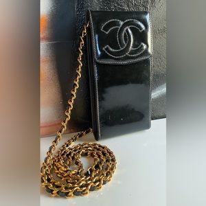 Chanel vintage patent cell phone holder